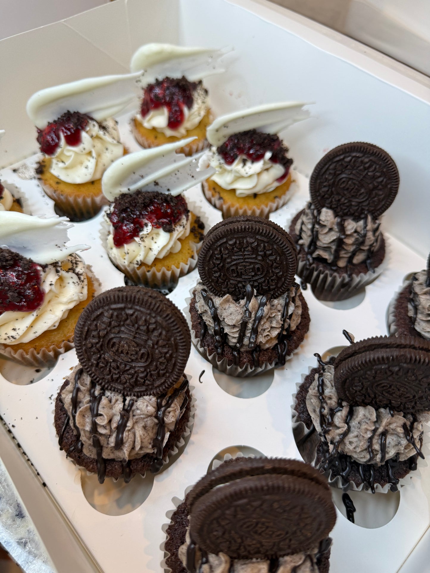 Deluxe Gourmet Cupcakes